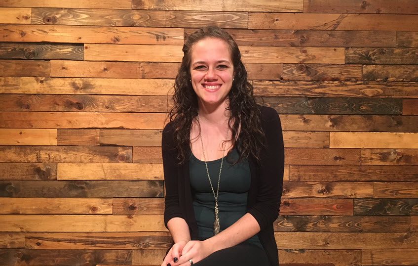 Headshot of Julia Glanz